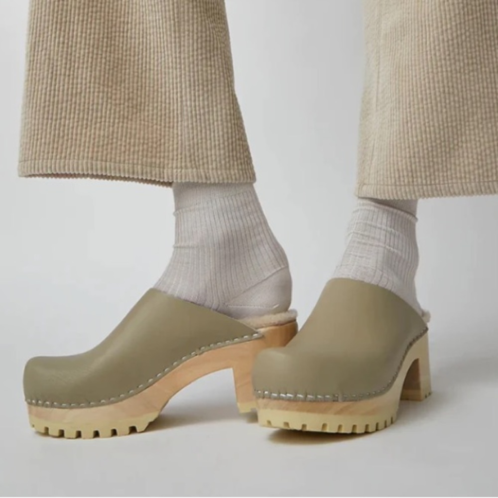 No. 6 Store Liza shearling Clog in Clay size 39